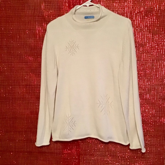 Dockers snowflake sweater❣️very feminine.❣️🎈 - Picture 1 of 8